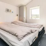 6 Person In *