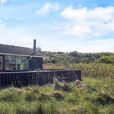 6 Person In Йёрринг