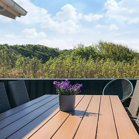 度假居 6 Person In *