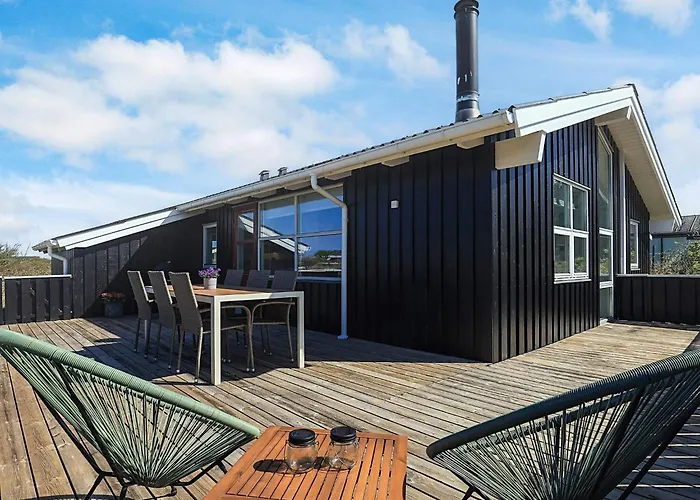 6 Person In Йёрринг